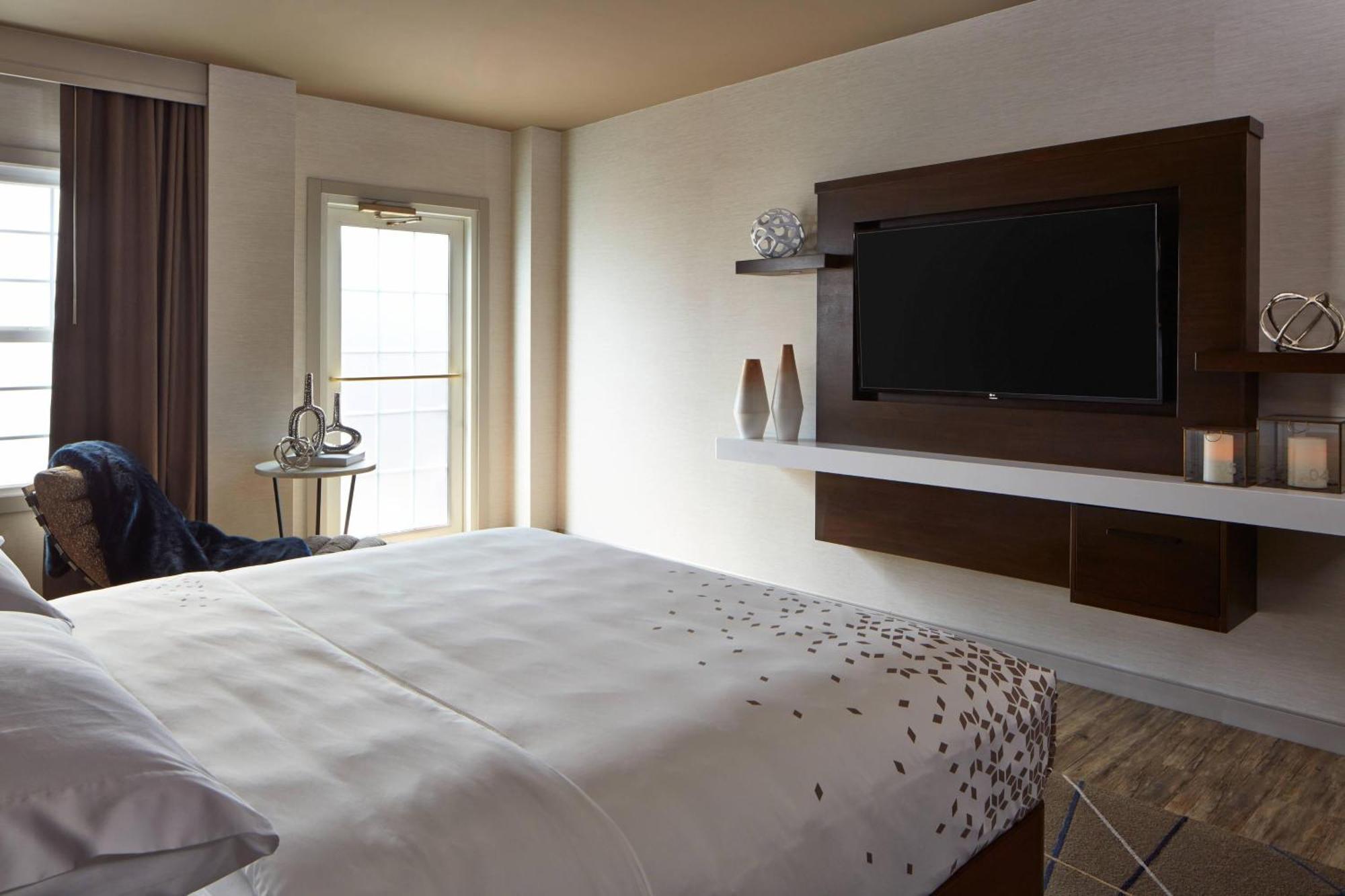 The Del Monte Lodge Renaissance Rochester Hotel & Spa Екстериор снимка