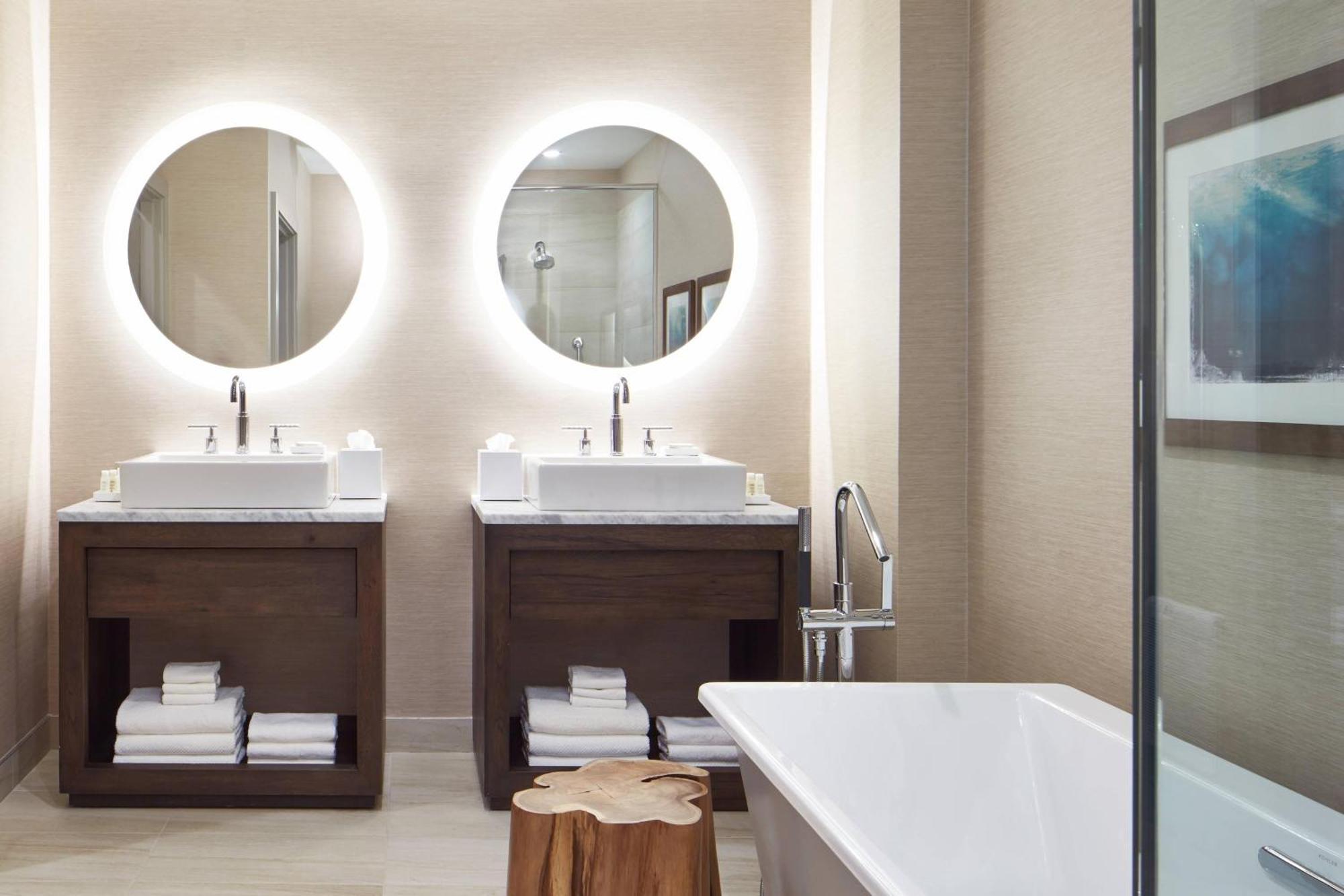The Del Monte Lodge Renaissance Rochester Hotel & Spa Екстериор снимка