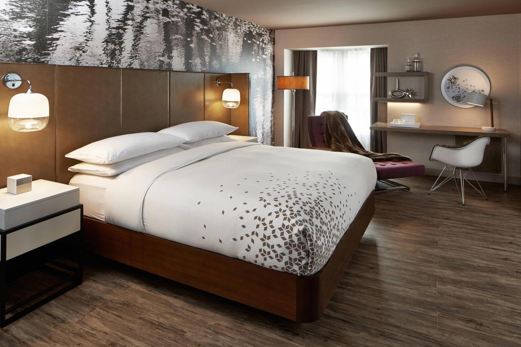 The Del Monte Lodge Renaissance Rochester Hotel & Spa Екстериор снимка