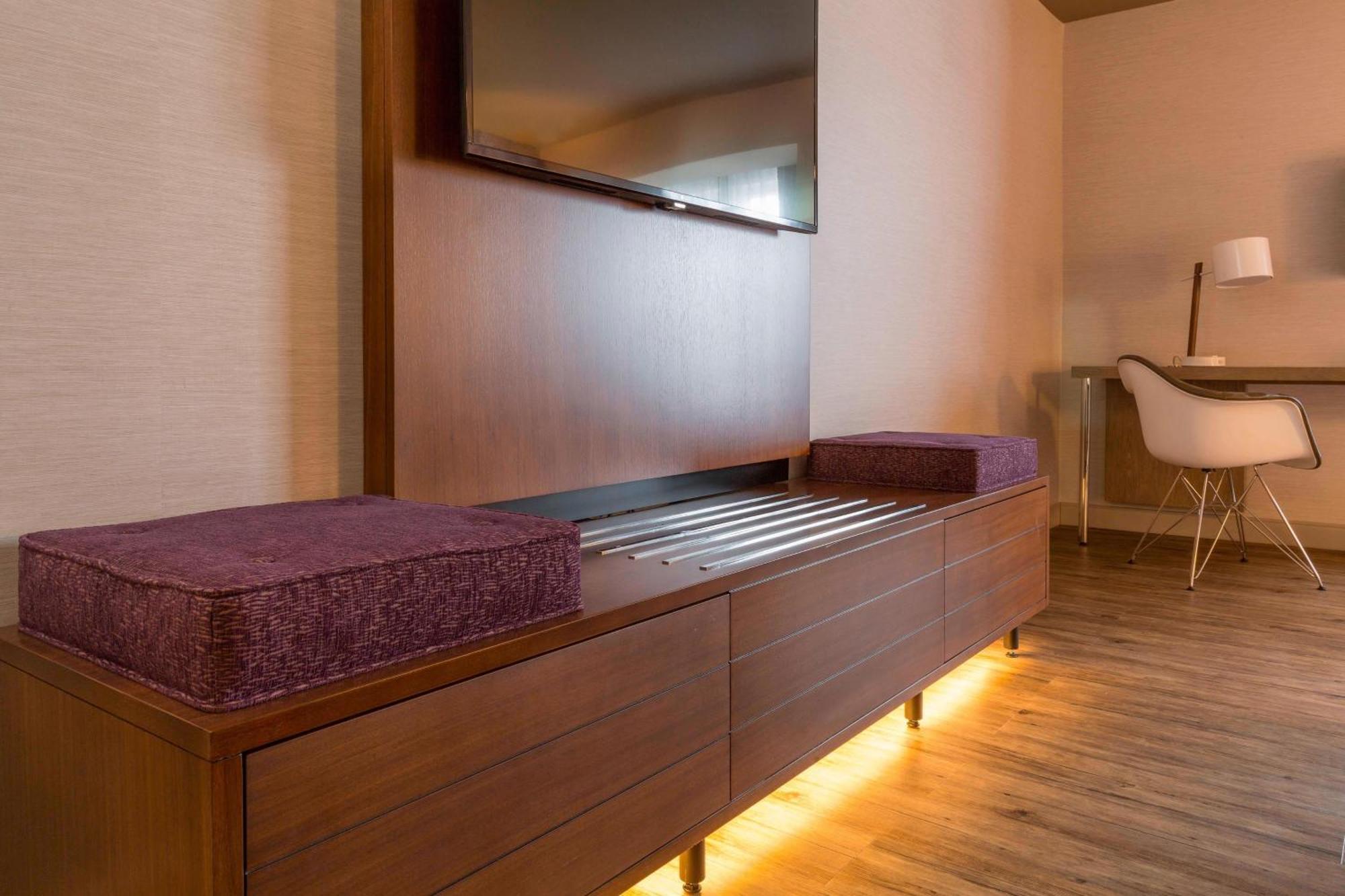 The Del Monte Lodge Renaissance Rochester Hotel & Spa Екстериор снимка