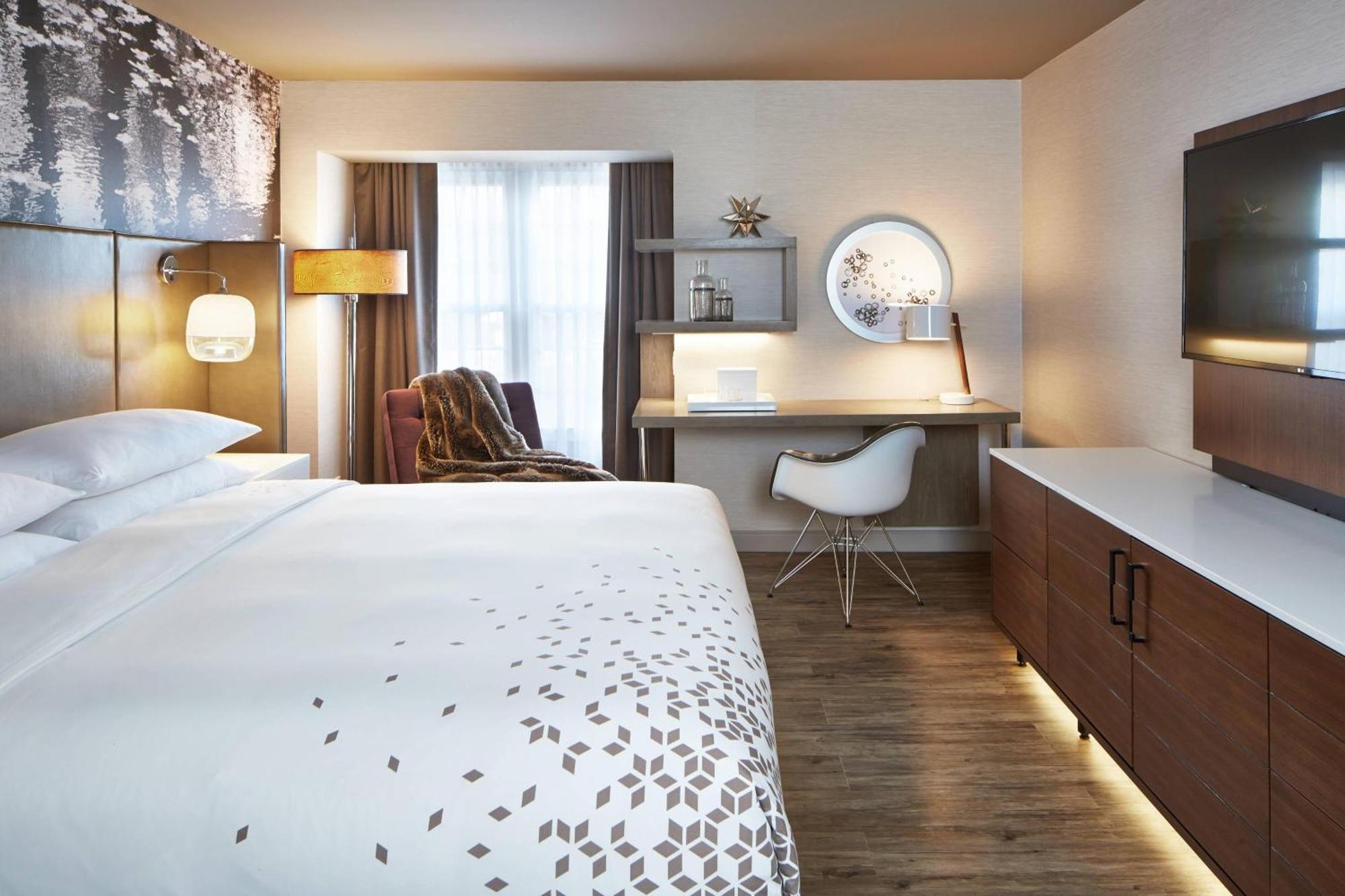 The Del Monte Lodge Renaissance Rochester Hotel & Spa Екстериор снимка