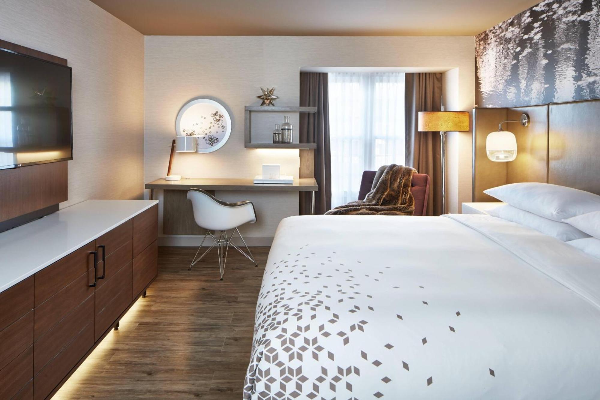 The Del Monte Lodge Renaissance Rochester Hotel & Spa Екстериор снимка