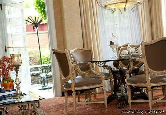 The Del Monte Lodge Renaissance Rochester Hotel & Spa Екстериор снимка