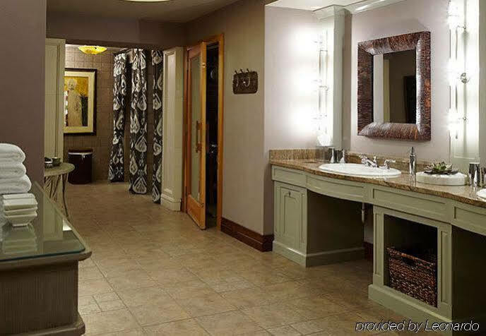 The Del Monte Lodge Renaissance Rochester Hotel & Spa Екстериор снимка